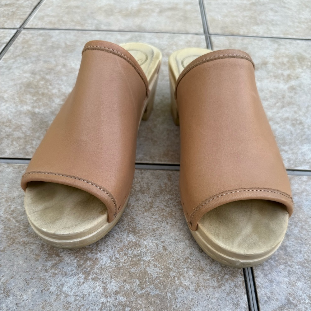 No 6 Daria Clog